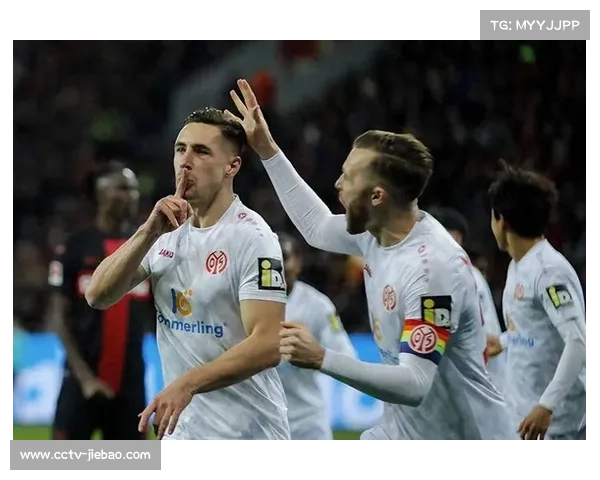 斯图加特3-2逆转法兰克福，昂达夫折射球制胜